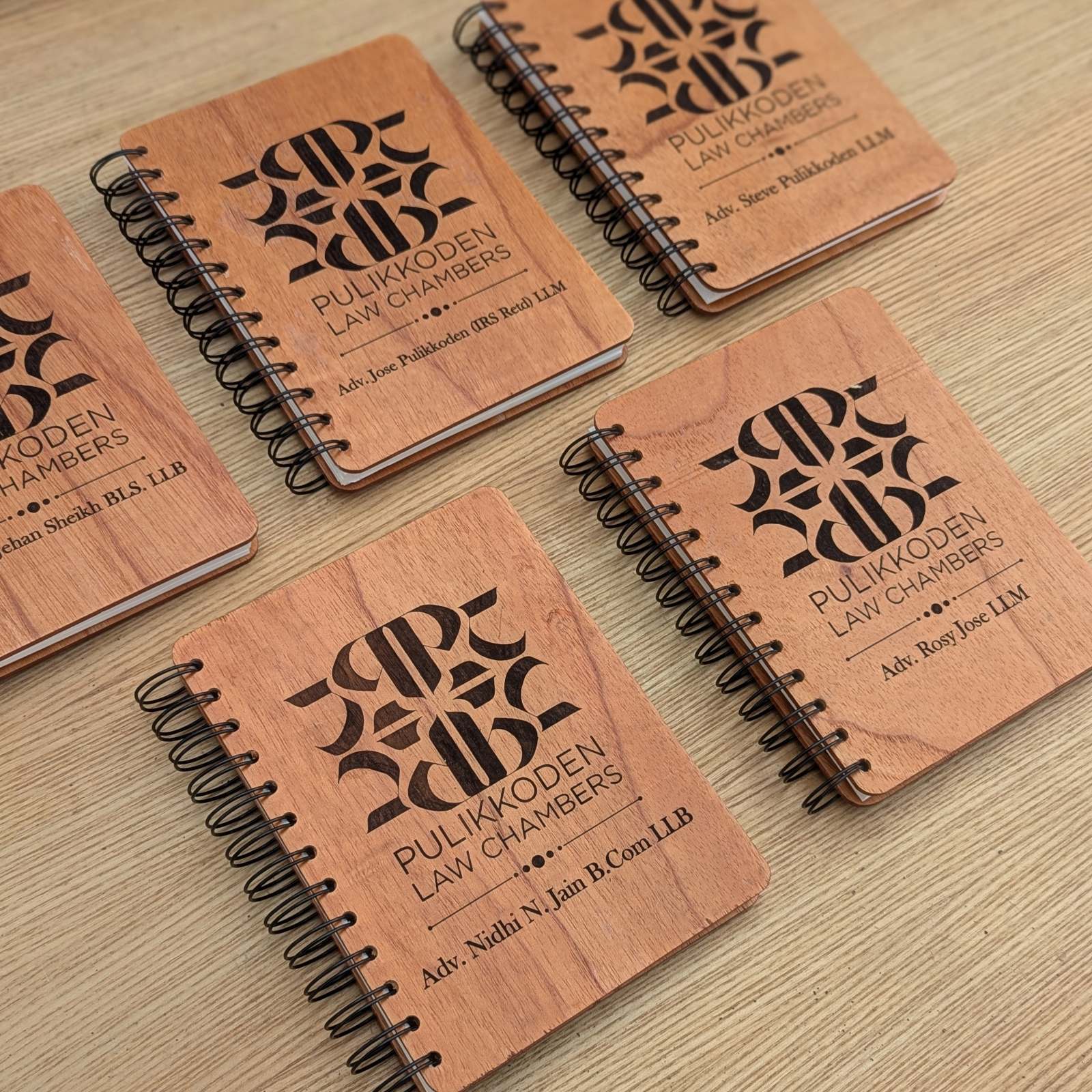 Customize your own wooden notebook - Image 7