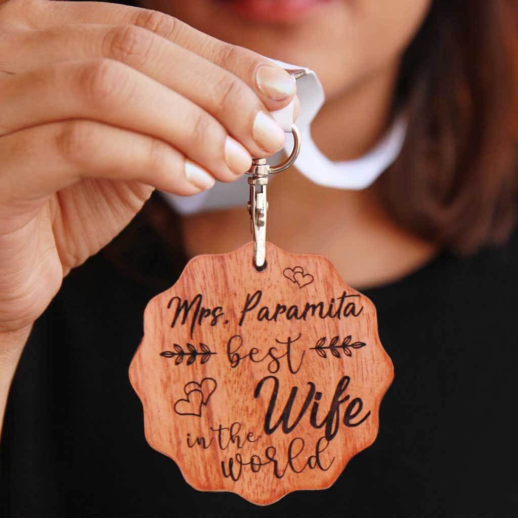 Best Wife In The World Wooden Medal - Image 2