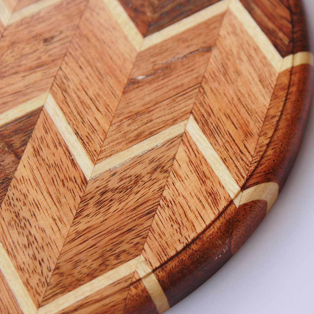 Chevron Pattern Wooden Round Chopping Board - Image 3