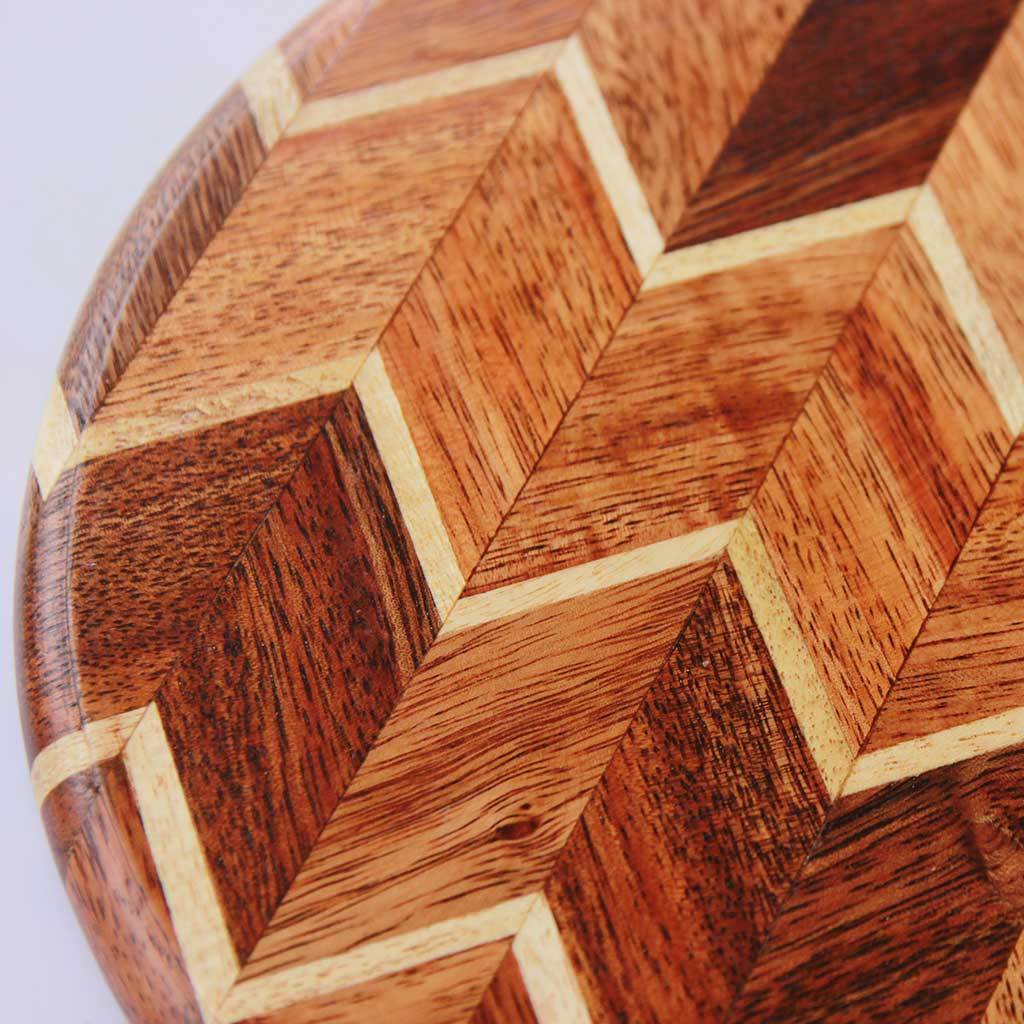Chevron Pattern Wooden Round Chopping Board - Image 4