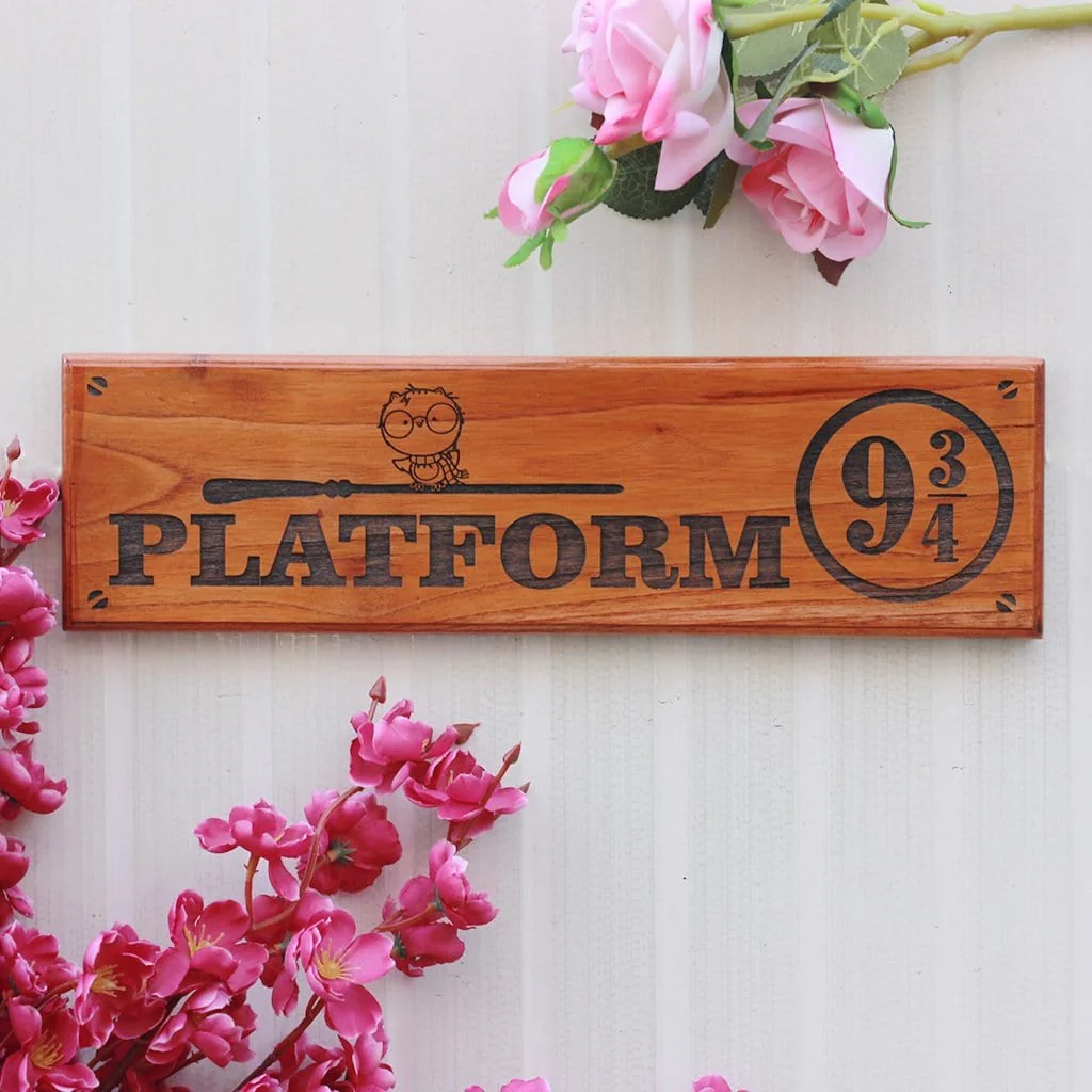 Harry Potter Platform 9 3/4 Wooden Nameplate - Image 4