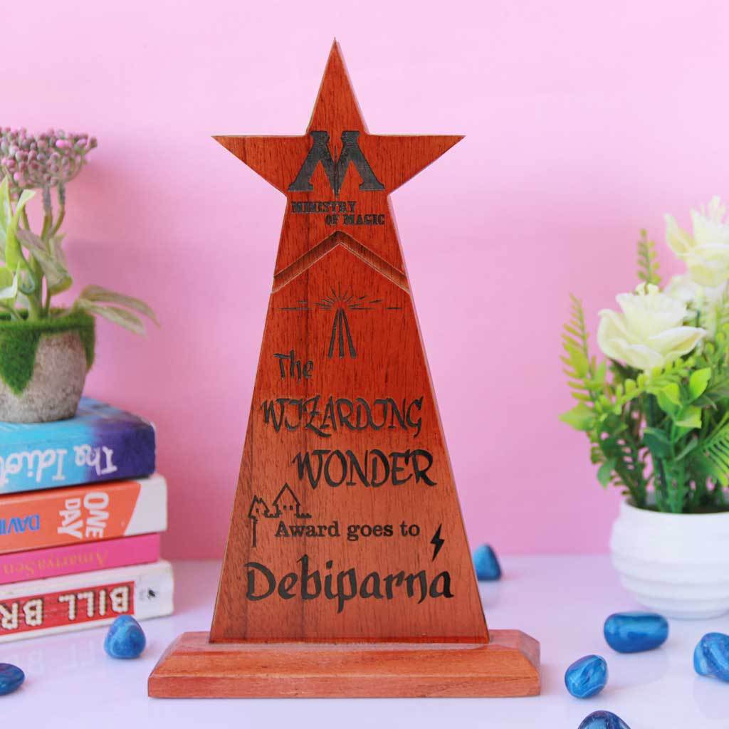 Harry Potter : The Wizarding Wonder Wooden Star Trophy - Image 2