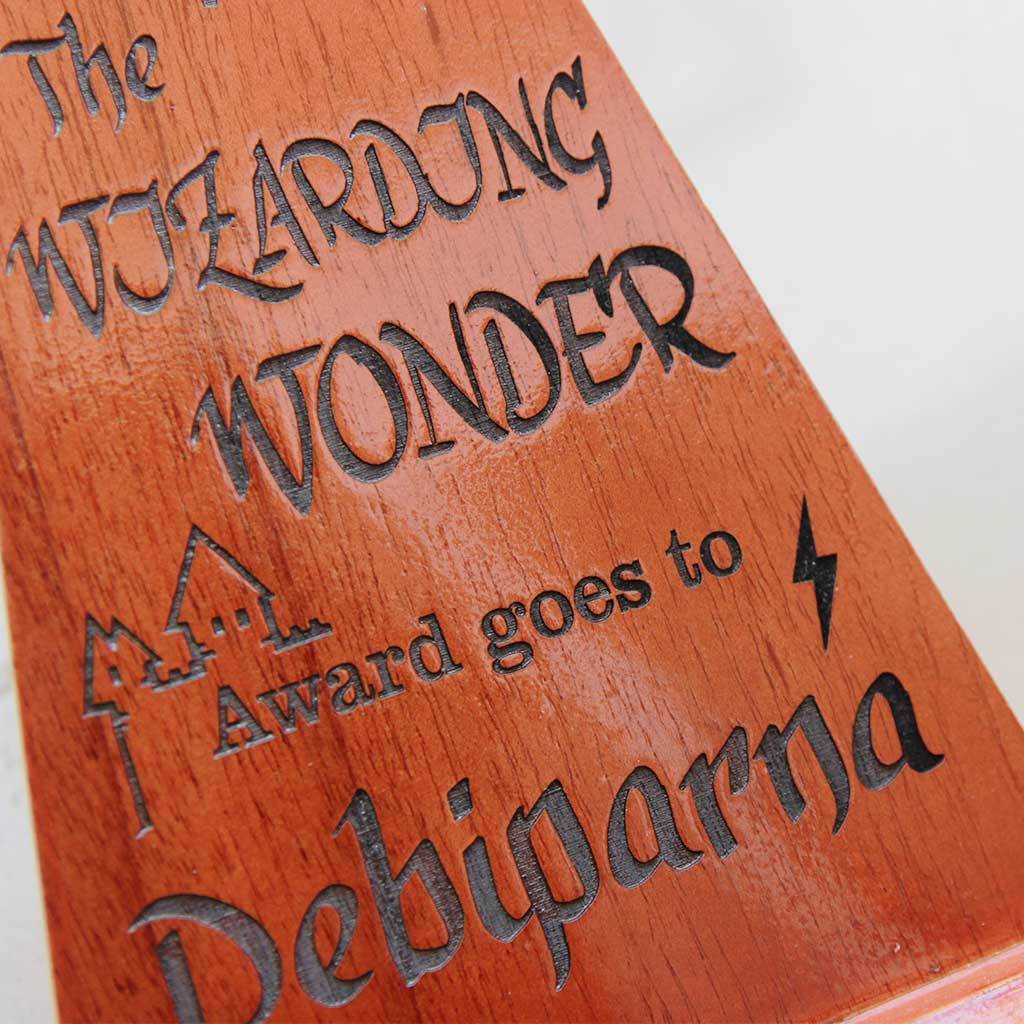 Harry Potter : The Wizarding Wonder Wooden Star Trophy - Image 4