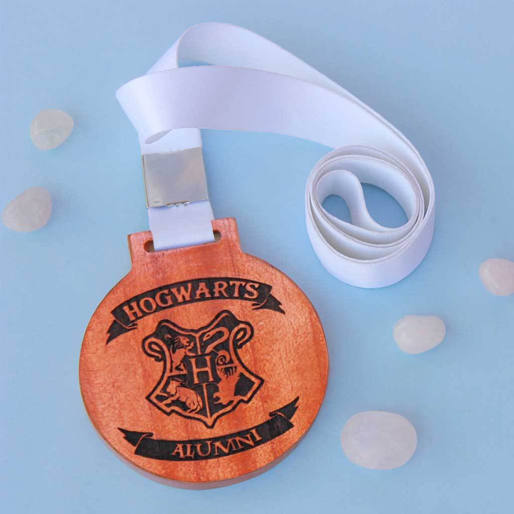 Hogwarts Alumni Wooden Medal - Image 2