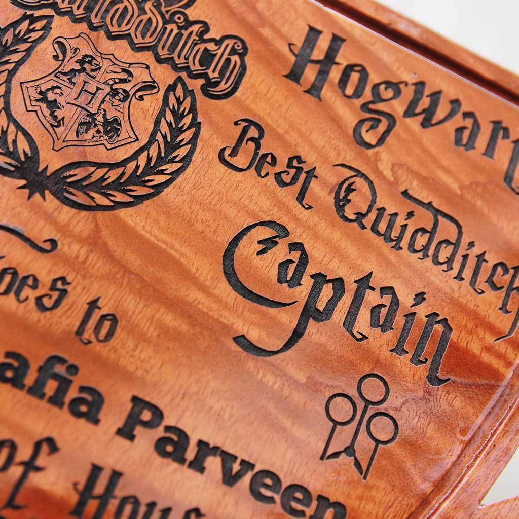 Harry Potter : Hogwarts Best Quidditch Captain Wooden Trophy Cup - Image 2