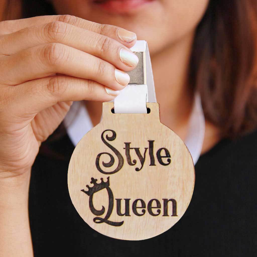 Style Queen Wooden Medal - Image 2