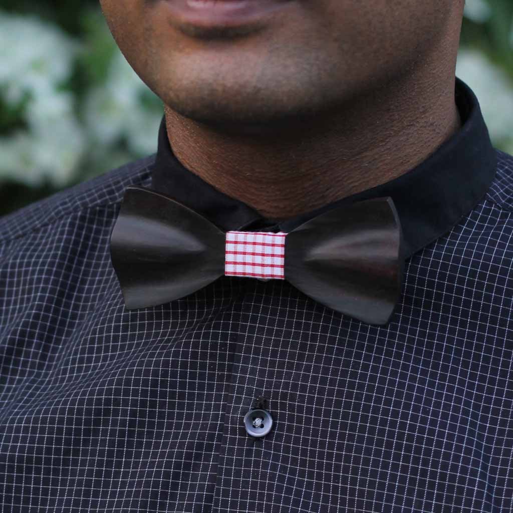 The Fernandes - Black Wooden Bow Tie - Image 3