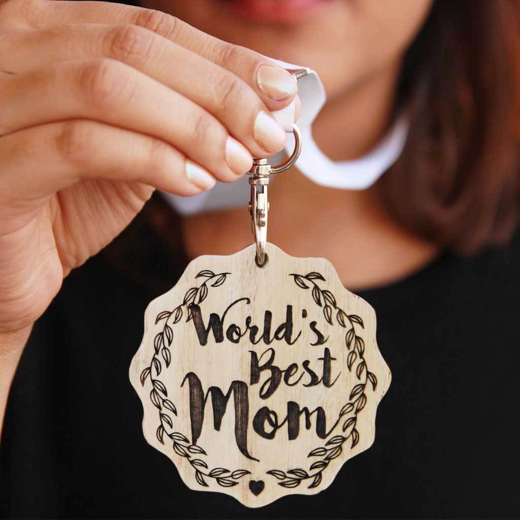 World's Best Mom Wooden Medal - Image 2